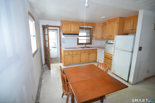 $389,000 | 120 Chelsea Street, Stratford, CT 06615