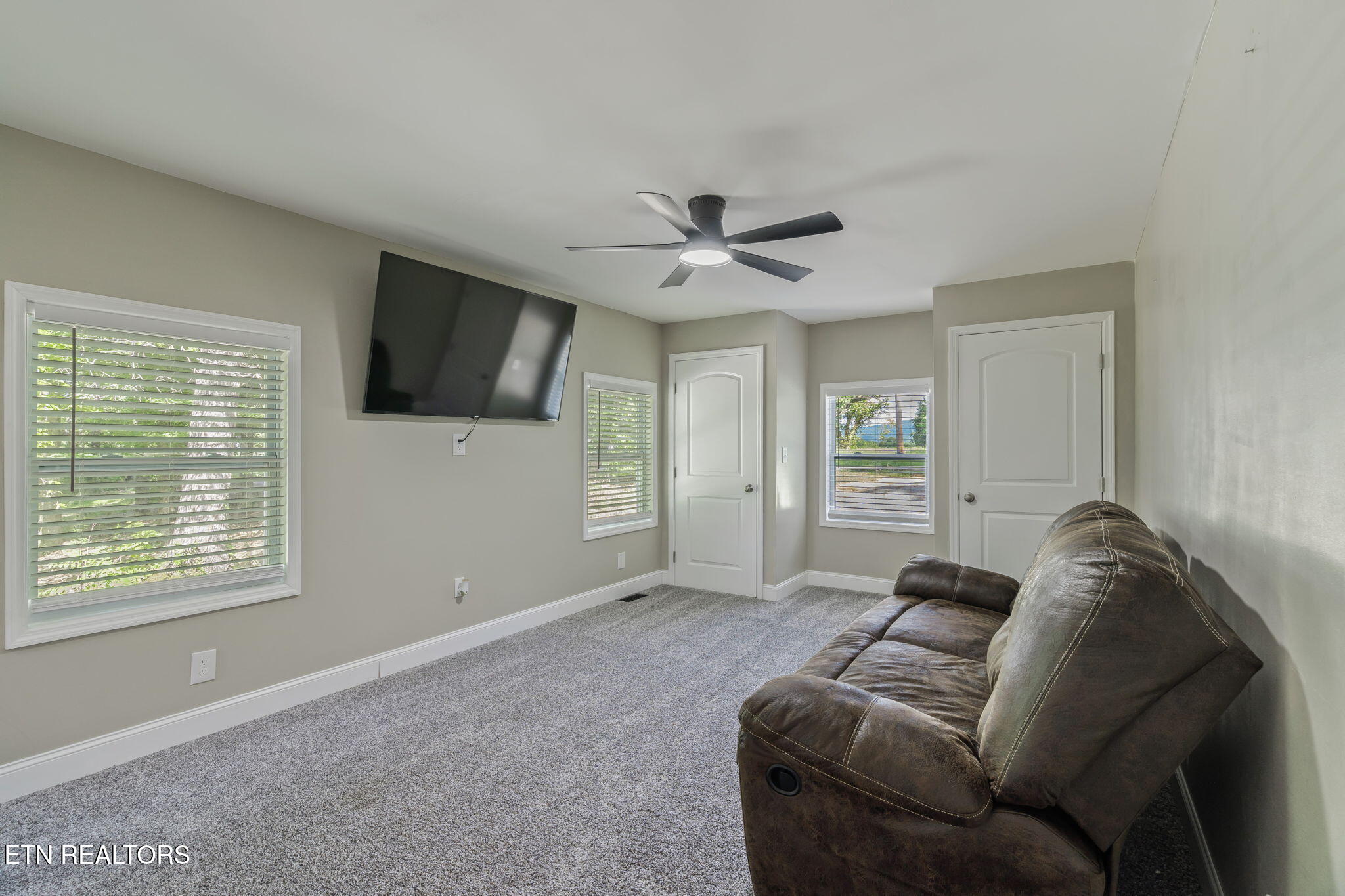 215 Ridge Road Maryville, TN 37803 - Photo 17 of 31 17-web-or-mls-215 Ridge Road-11 - Copy
