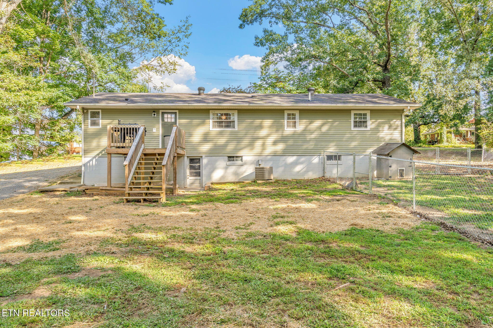 215 Ridge Road Maryville, TN 37803 - Photo 26 of 31 33-web-or-mls-215 Ridge Road-32