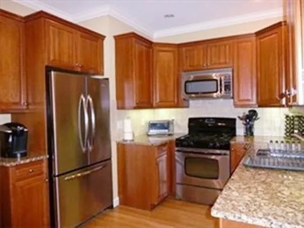 $3,700 | 25 Hastings Avenue, Unit 1, Waltham, MA 02453