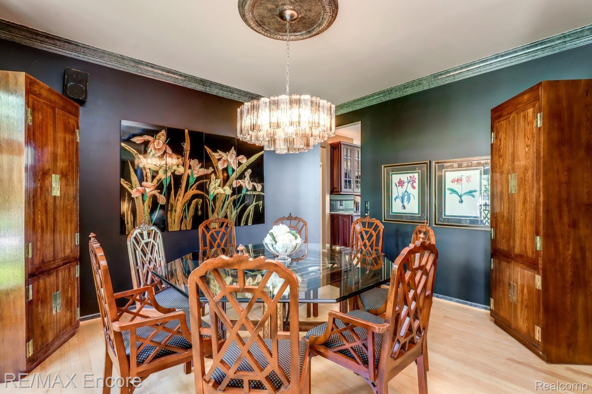6807 Oakhurst Ridge Road Clarkston, MI 48348 - Photo 19 of 32 Dramatic Dining Room for Entertaing