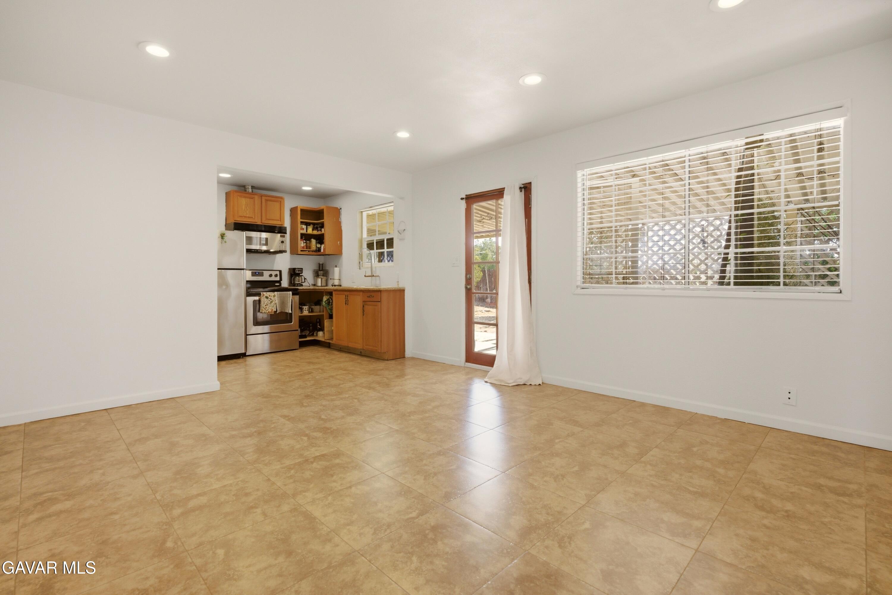 3160 East Ave R8 Palmdale, CA 93550 - Photo 8 of 25 JPP04785_006a81d3