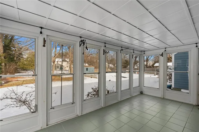 $975,000 | 59 Ferry Lane, Barrington, RI 02806