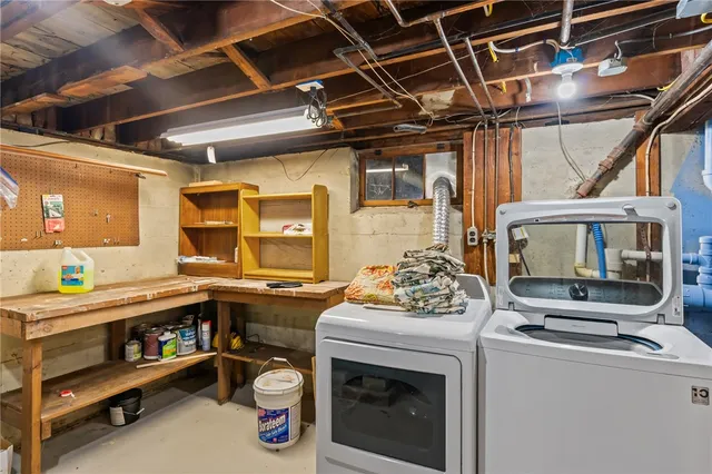 $975,000 | 59 Ferry Lane, Barrington, RI 02806