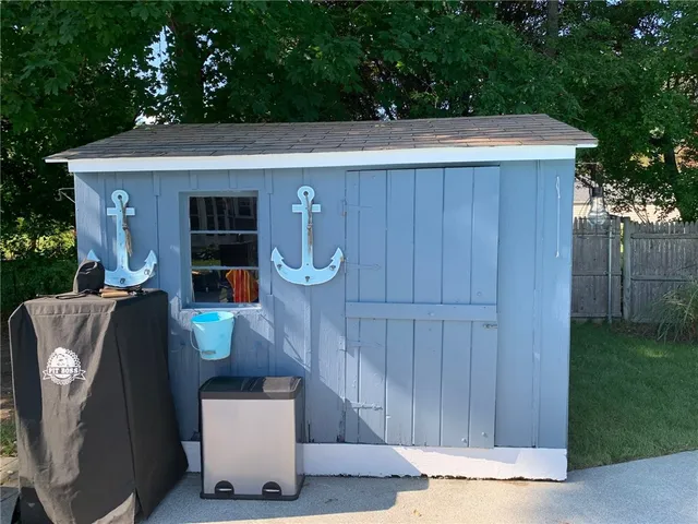 $975,000 | 59 Ferry Lane, Barrington, RI 02806