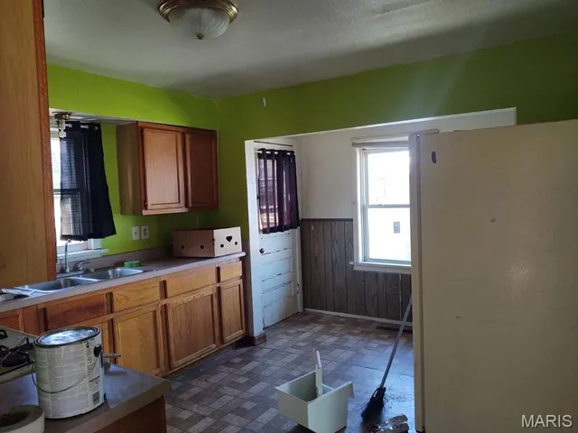 $110,000 | 213 North Van Buren Street, New Athens, IL 62264