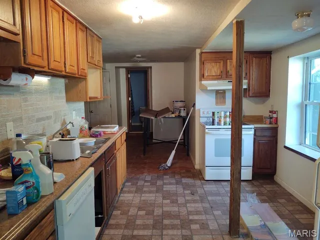 $110,000 | 213 North Van Buren Street, New Athens, IL 62264