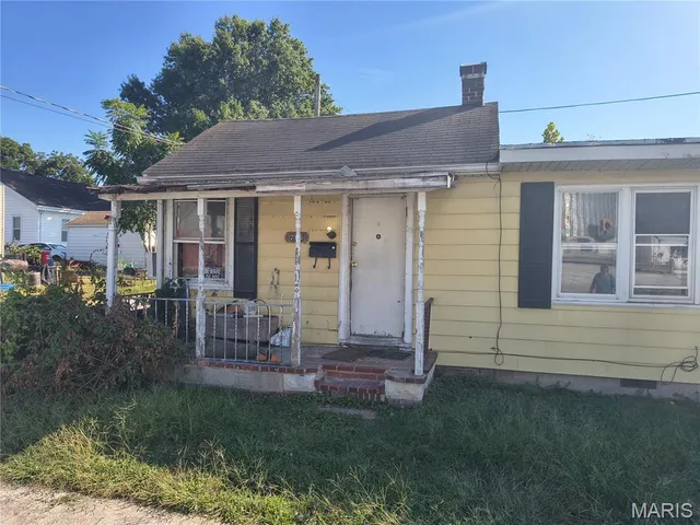 $110,000 | 213 North Van Buren Street, New Athens, IL 62264