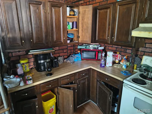 $110,000 | 213 North Van Buren Street, New Athens, IL 62264