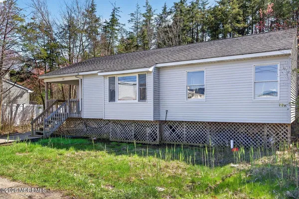 $279,000 | 127 Lakeside Drive East, Forked River, NJ 08731