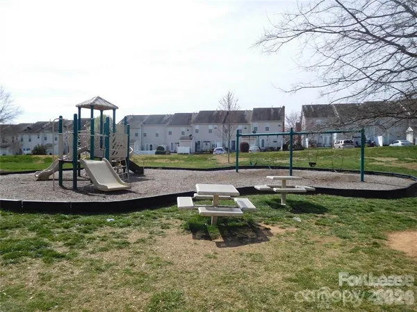 $1,250 | 17905 Delmas Drive, Unit 203, Cornelius, NC 28031