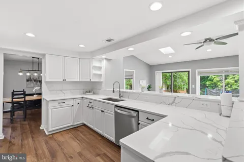 $819,000 | 15004 DuFief Drive, Gaithersburg, MD 20878