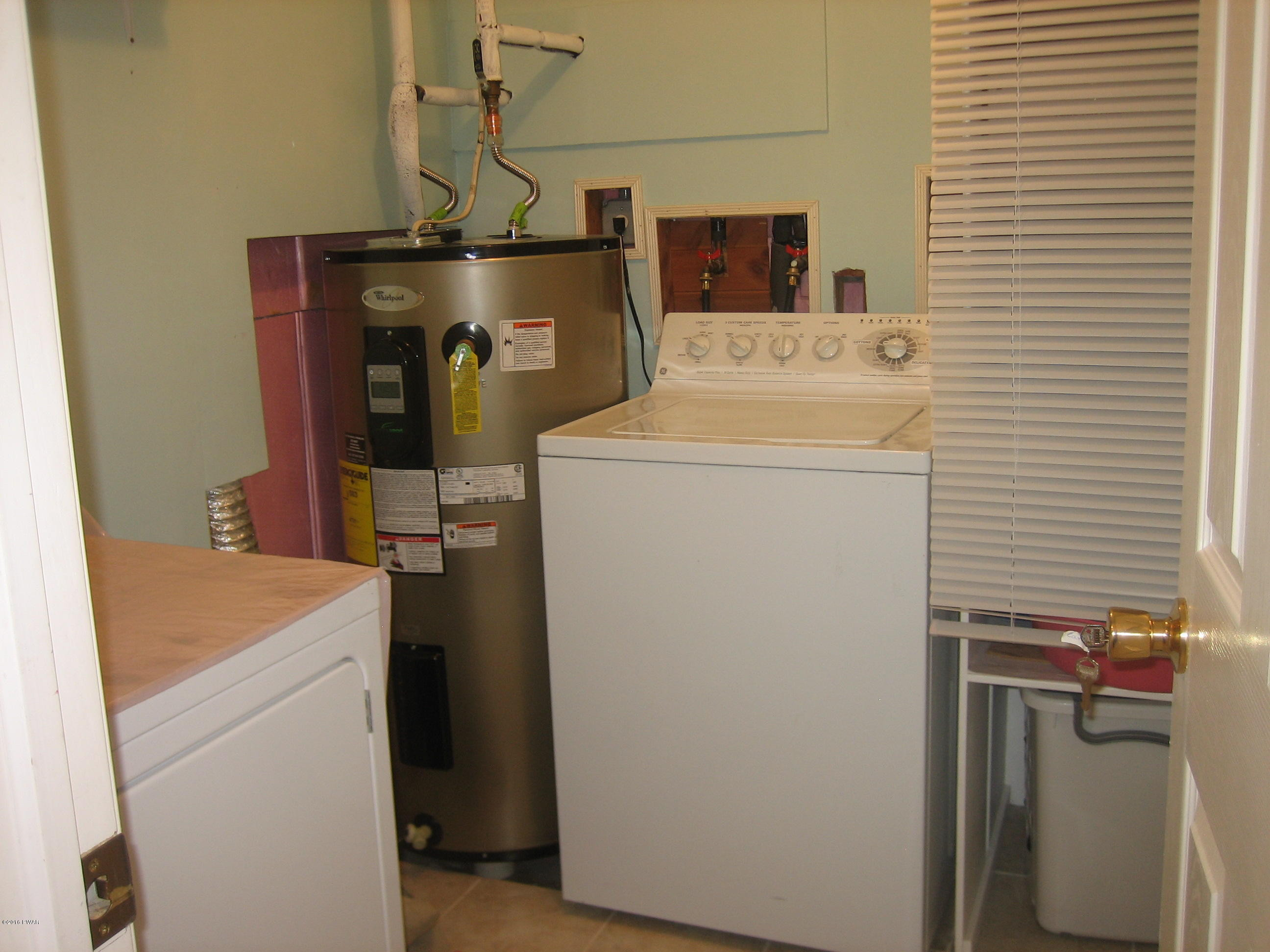 118 Autumn Road Dingmans Ferry, PA 18328 - Photo 32 of 37 Laundry