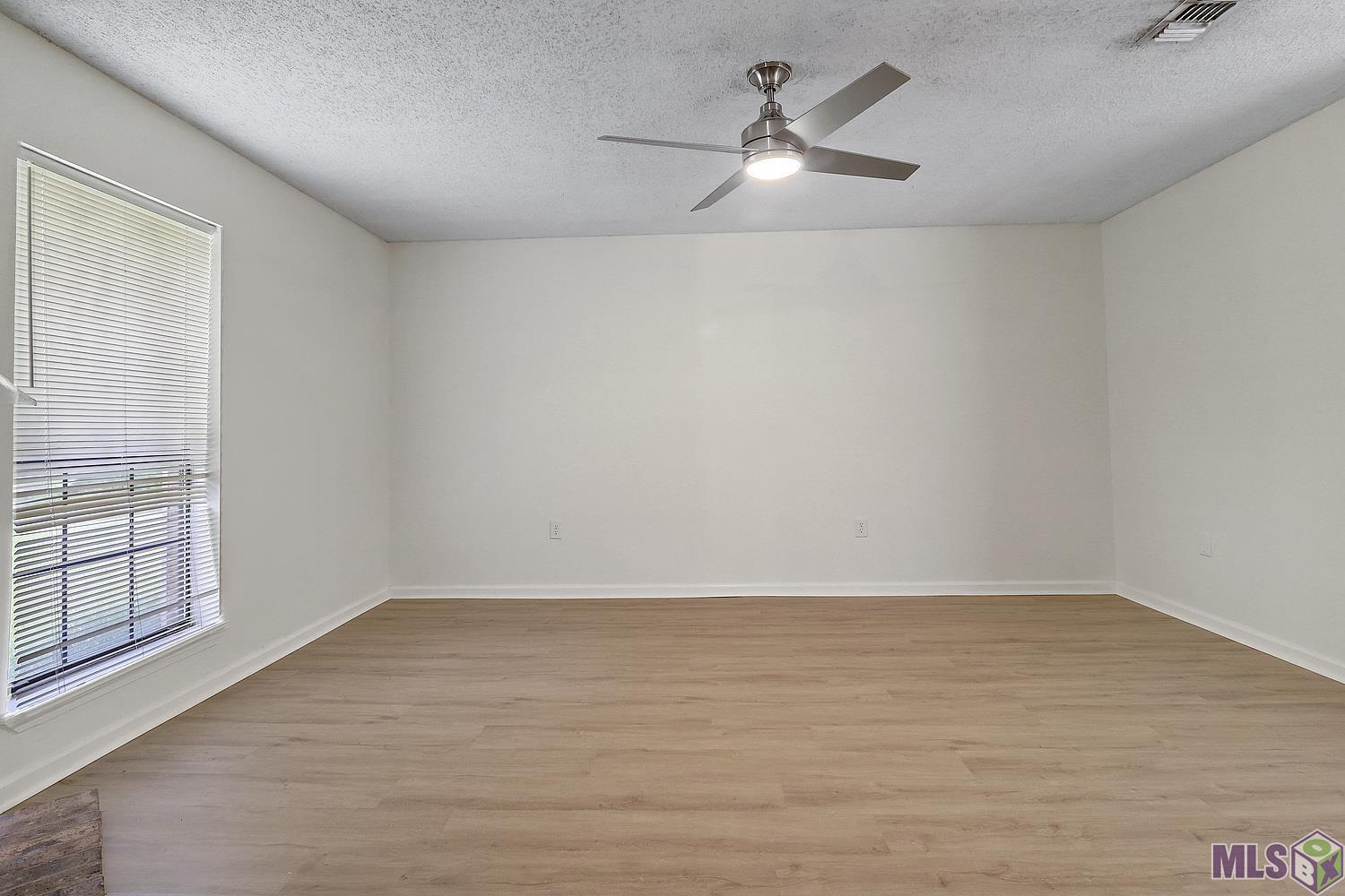 1532 Sharlo Avenue Baton Rouge, LA 70820 - Photo 5 of 32