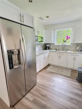 $898,000 | 3911 Southwest 61st Avenue, Miami, FL 33155