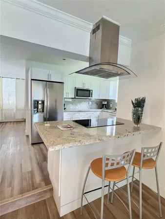 $898,000 | 3911 Southwest 61st Avenue, Miami, FL 33155