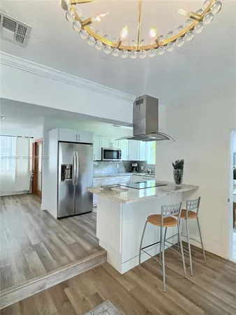 $898,000 | 3911 Southwest 61st Avenue, Miami, FL 33155