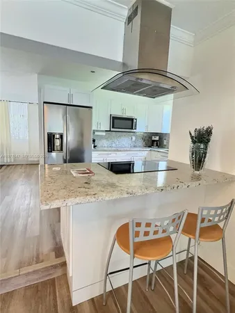 $898,000 | 3911 Southwest 61st Avenue, Miami, FL 33155