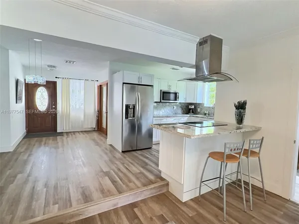 $898,000 | 3911 Southwest 61st Avenue, Miami, FL 33155