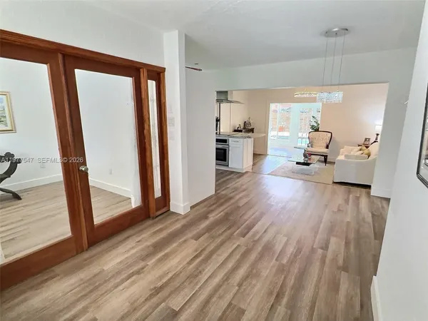 $898,000 | 3911 Southwest 61st Avenue, Miami, FL 33155