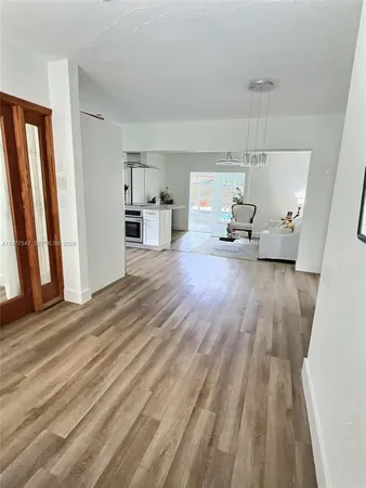 $898,000 | 3911 Southwest 61st Avenue, Miami, FL 33155