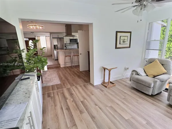 $898,000 | 3911 Southwest 61st Avenue, Miami, FL 33155