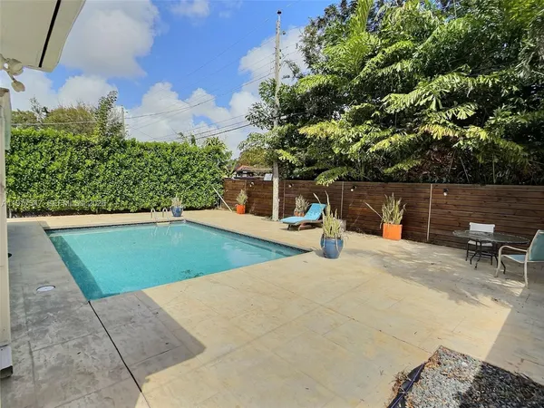 $898,000 | 3911 Southwest 61st Avenue, Miami, FL 33155