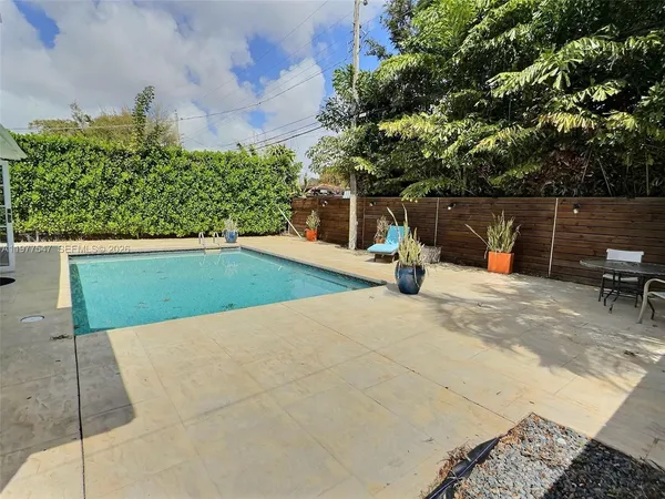 $898,000 | 3911 Southwest 61st Avenue, Miami, FL 33155