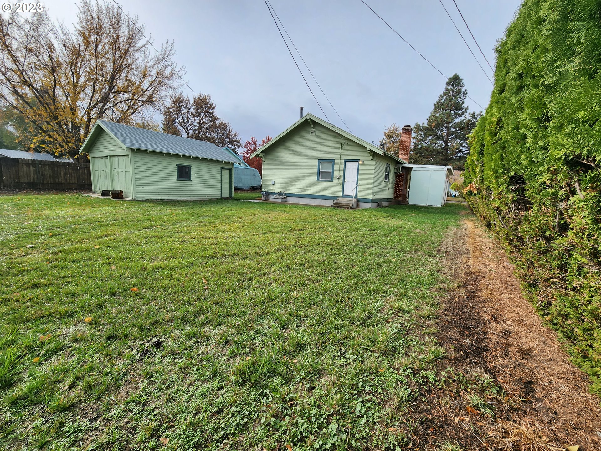 809 15th Street La Grande, OR 97850 - Photo 11 of 11 a house view with a backyard space