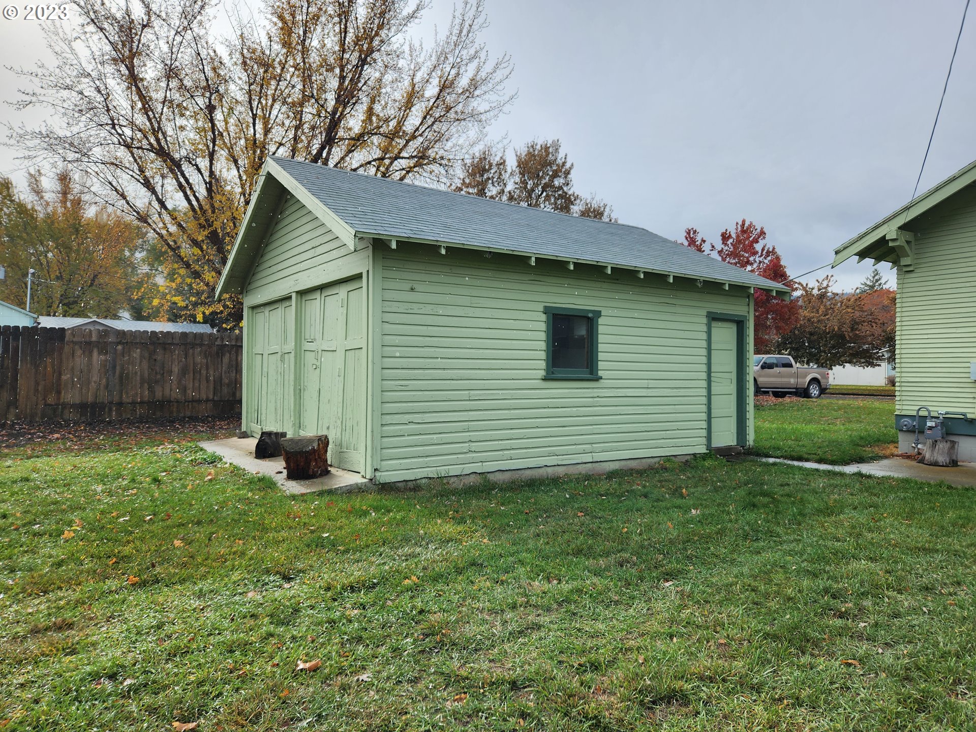 809 15th Street La Grande, OR 97850 - Photo 10 of 11 a view of backyard of house with green space