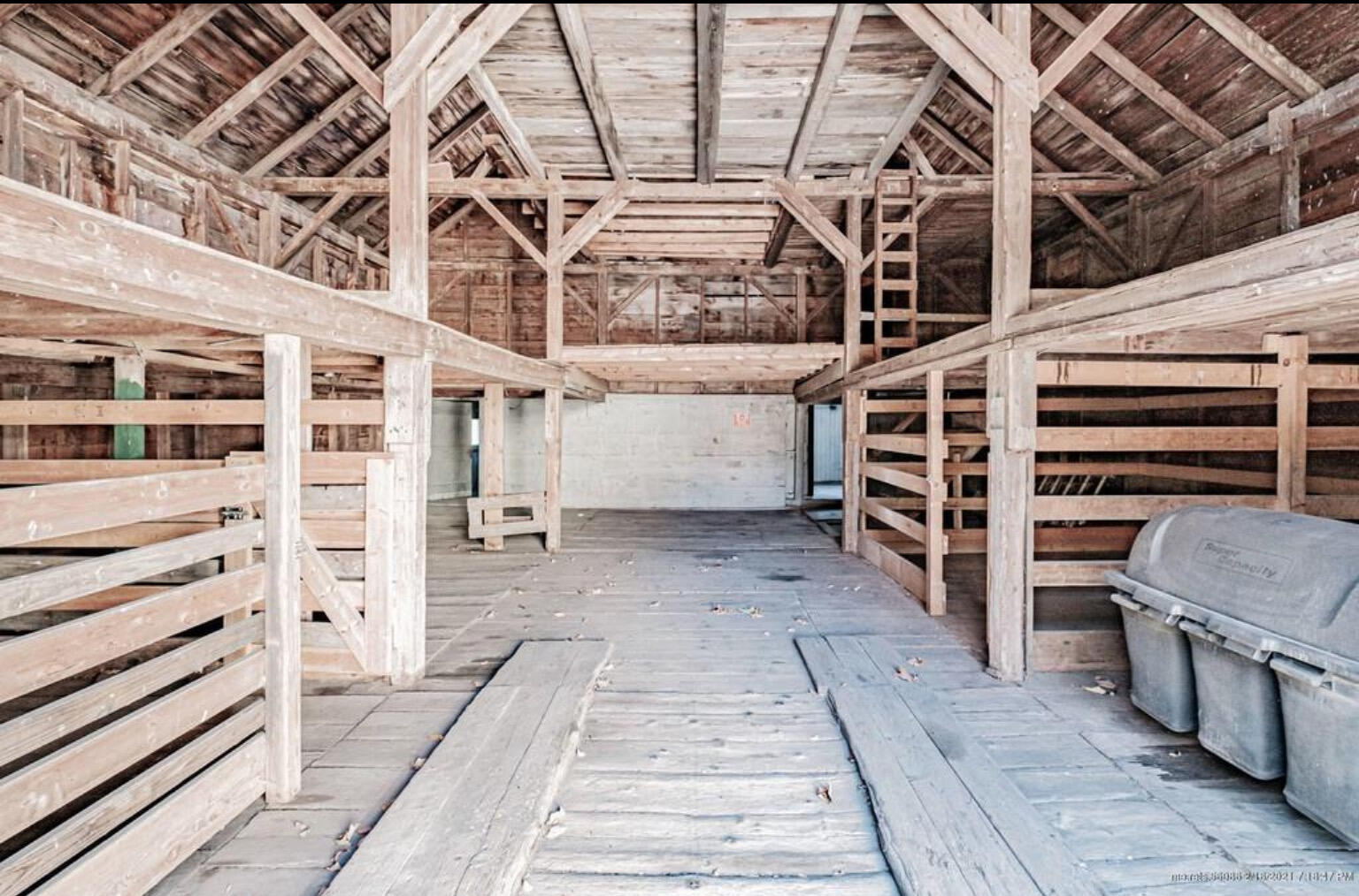 83 Chicopee Road Standish, ME 04084 - Photo 37 of 44 Barn5