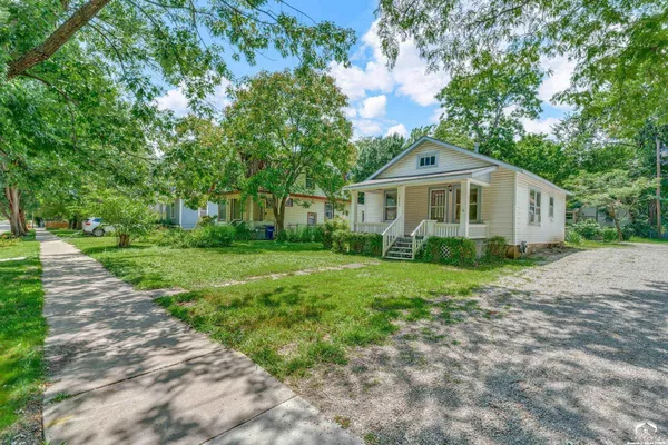$169,900 | 1923 Barker Avenue, Lawrence, KS 66046