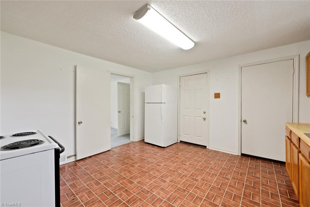 1626 Southwest School Road Clemmons, NC 27012 - Photo 15 of 35 Gallery Image 15