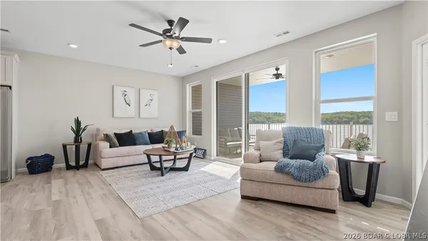 $449,000 | 290 Plaza Bch Drive, Unit 3A, Camdenton, MO 65020
