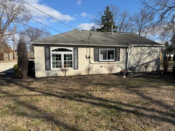 $139,000 | 2004 Hayes Avenue, Charleston, IL 61920
