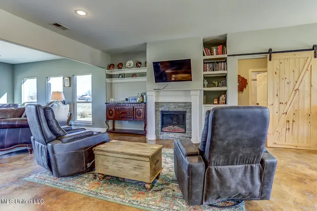 $415,000 | 179 Palomino Run, Holly Springs, MS 38635