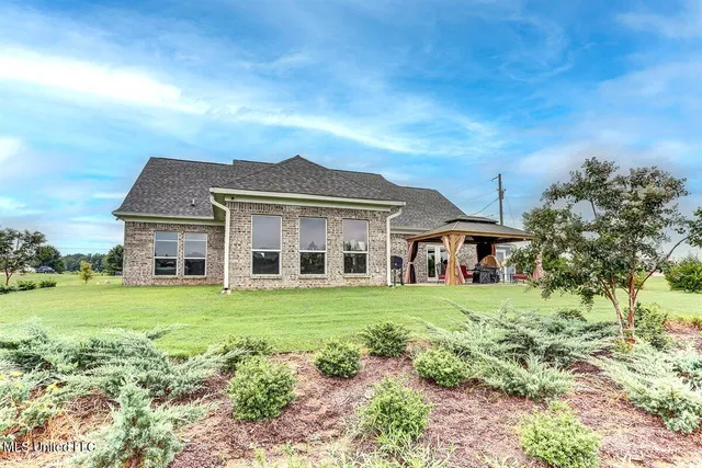 $415,000 | 179 Palomino Run, Holly Springs, MS 38635