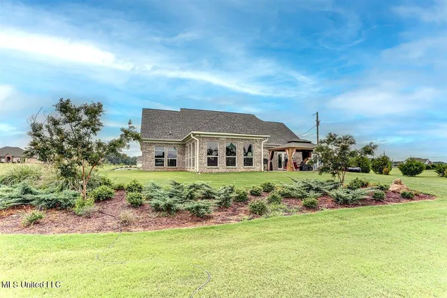 $415,000 | 179 Palomino Run, Holly Springs, MS 38635