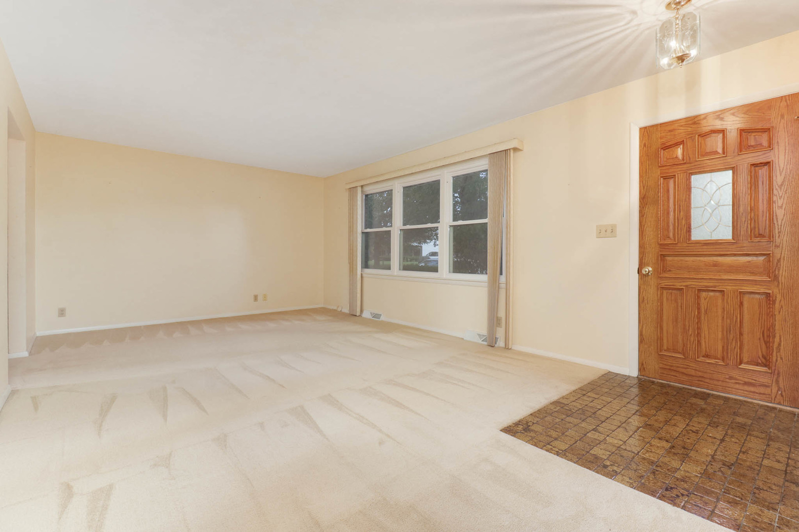 1113 Andover Road Bloomington, IL 61704 - Photo 5 of 42 Gallery Image 5