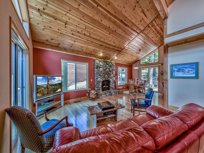 11746 Kitzbuhel Road Truckee, CA 96161 - Photo 3 of 14 Gallery Image 3