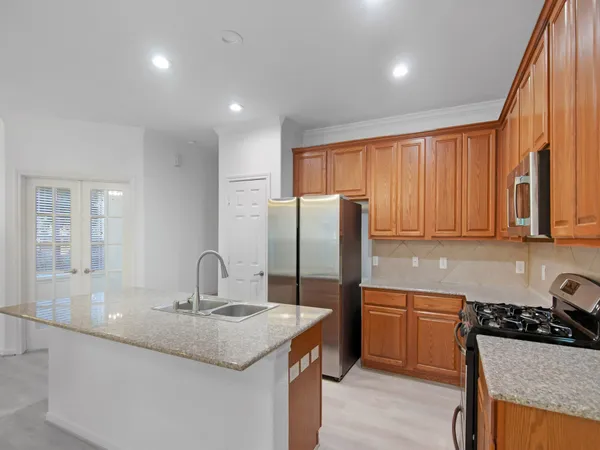 $2,395 | 22 Pine Needle Place, The Woodlands, TX 77382