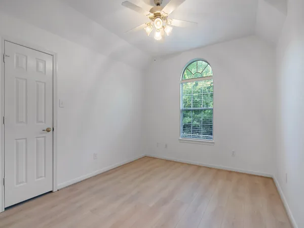 $2,395 | 22 Pine Needle Place, The Woodlands, TX 77382