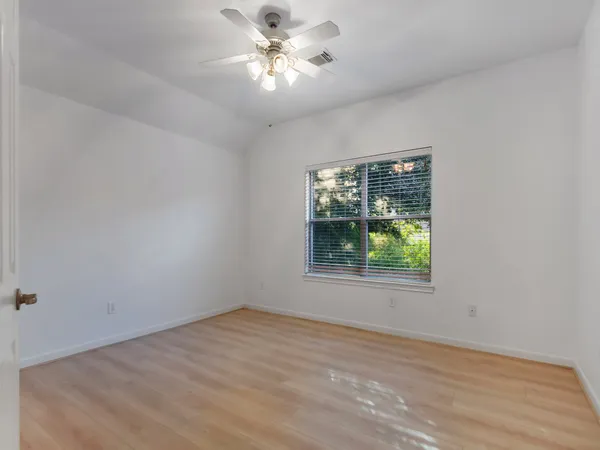 $2,395 | 22 Pine Needle Place, The Woodlands, TX 77382