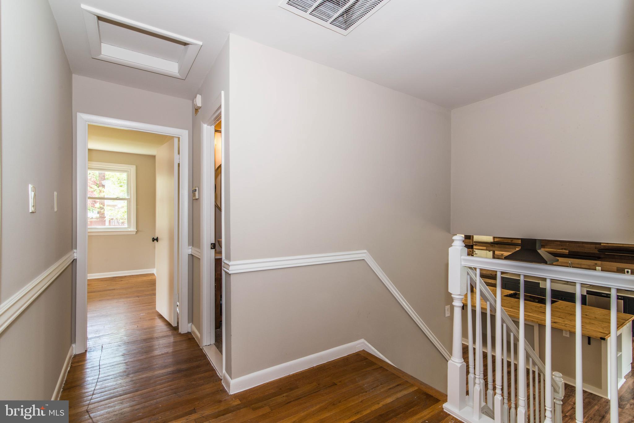 16104 Kent Road Laurel, MD 20707 - Photo 15 of 42 Upper Level Hallway