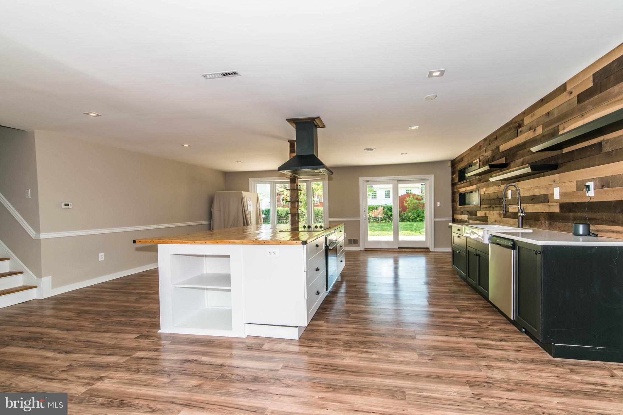 16104 Kent Road Laurel, MD 20707 - Photo 7 of 42 Kitchen / Dining Room