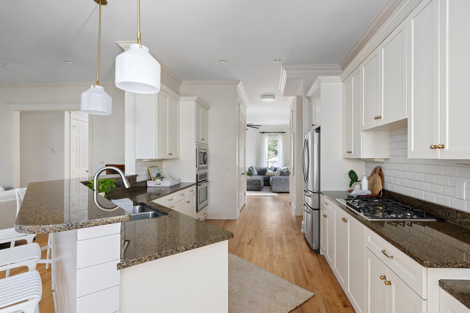 102 Bellinger Street Daniel Island, SC 29492 - Photo 12 of 60 Kitchen