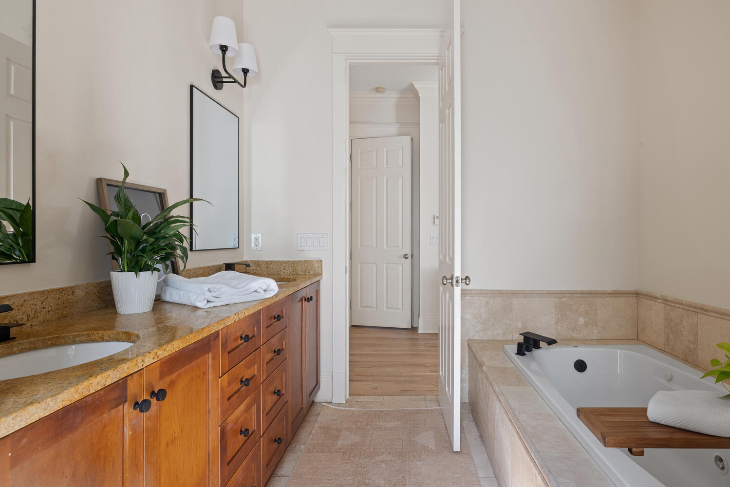 102 Bellinger Street Daniel Island, SC 29492 - Photo 23 of 60 Primary Ensuite