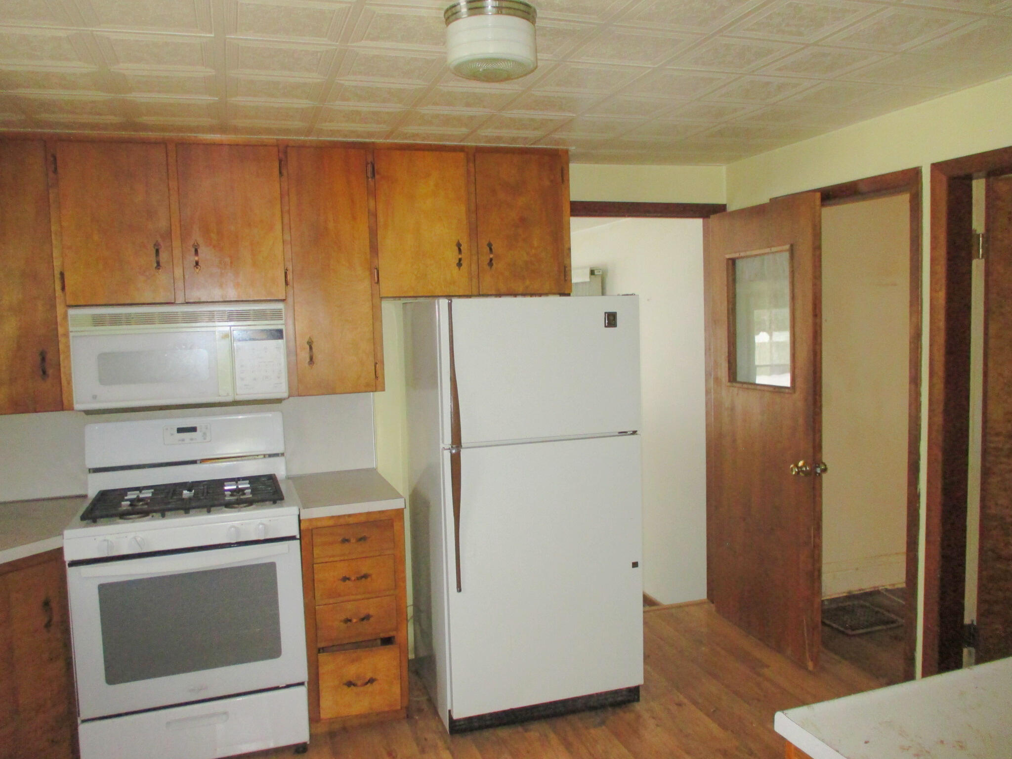 110 Vine Street Gobles, MI 49055 - Photo 11 of 20 IMG_3616