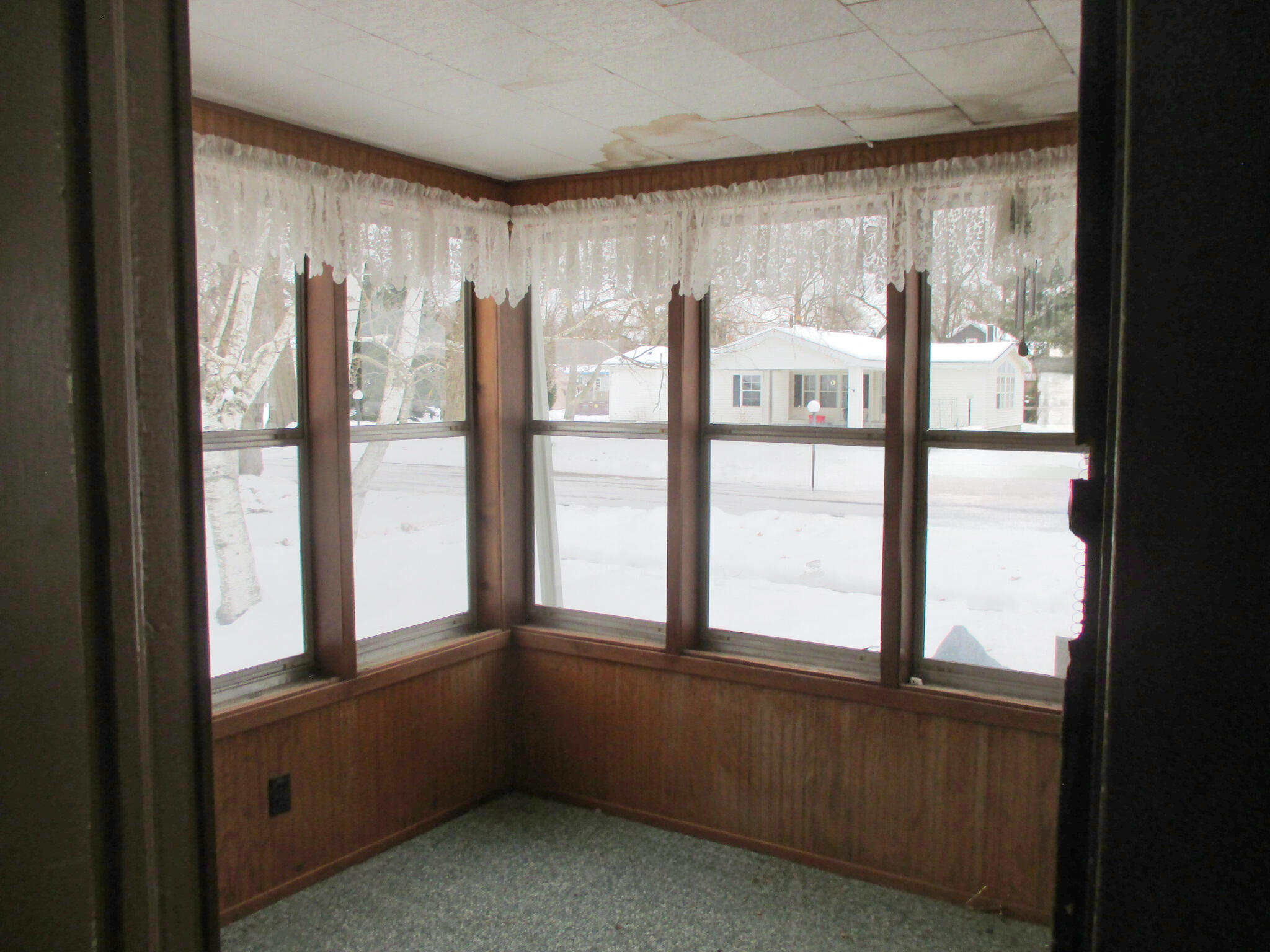 110 Vine Street Gobles, MI 49055 - Photo 14 of 20 IMG_3622