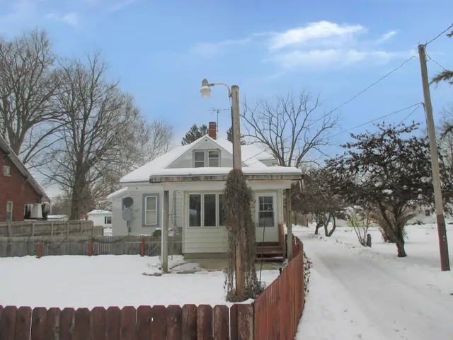 $95,000 | 110 Vine Street, Gobles, MI 49055